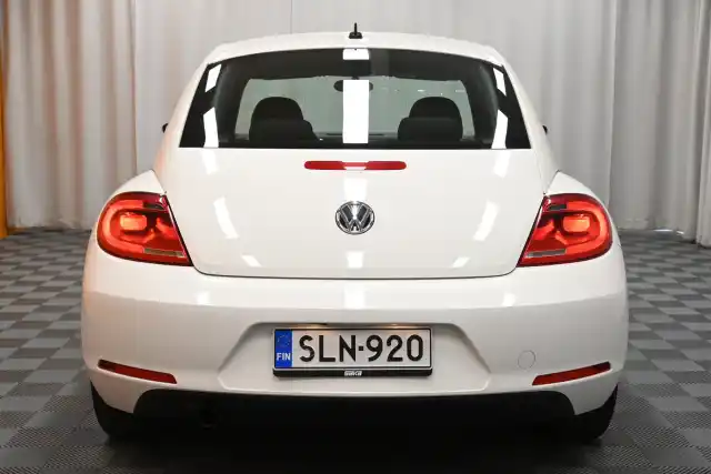 Valkoinen Viistoperä, Volkswagen Beetle – SLN-920