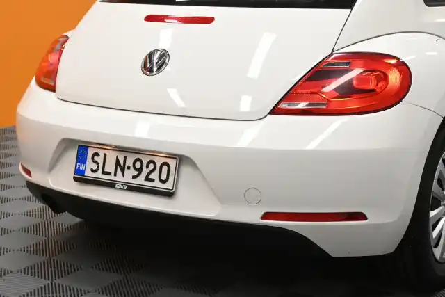 Valkoinen Viistoperä, Volkswagen Beetle – SLN-920