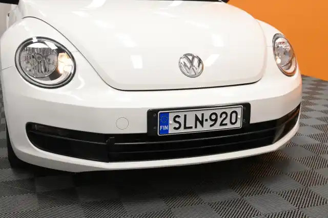 Valkoinen Viistoperä, Volkswagen Beetle – SLN-920