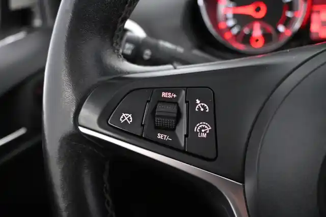 Valkoinen Viistoperä, Opel Adam – SLR-252