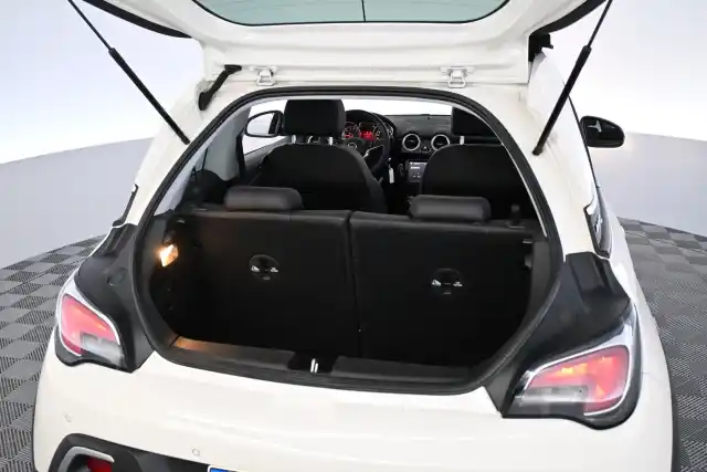Valkoinen Viistoperä, Opel Adam – SLR-252