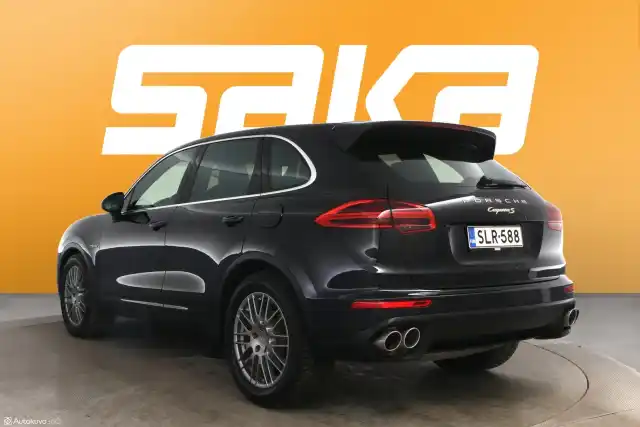 Musta Maastoauto, Porsche Cayenne – SLR-588