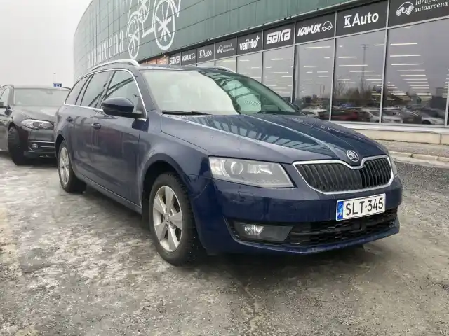 Sininen Farmari, Skoda Octavia – SLT-345