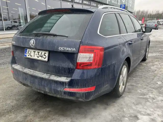 Sininen Farmari, Skoda Octavia – SLT-345