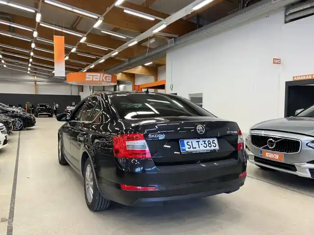 Musta Monikäyttö, Skoda Octavia – SLT-385