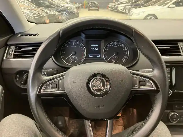 Musta Monikäyttö, Skoda Octavia – SLT-385