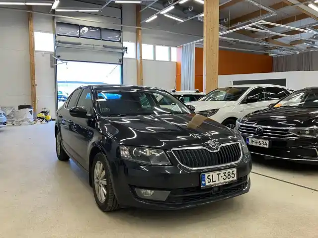 Musta Monikäyttö, Skoda Octavia – SLT-385