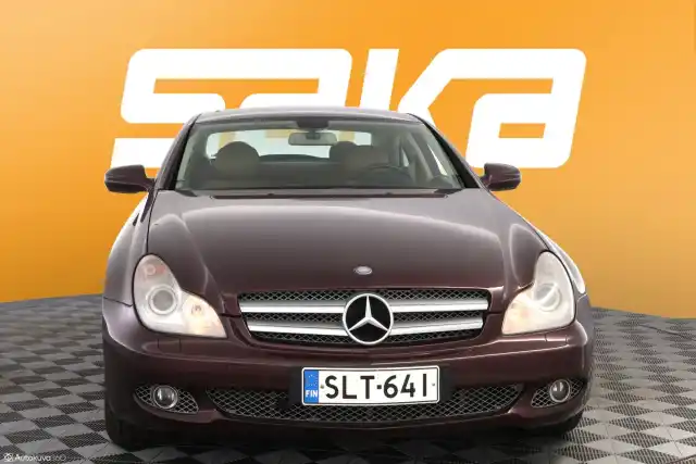 Punainen Sedan, Mercedes-Benz CLS – SLT-641