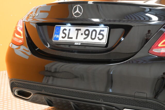 Musta Sedan, Mercedes-Benz C – SLT-905