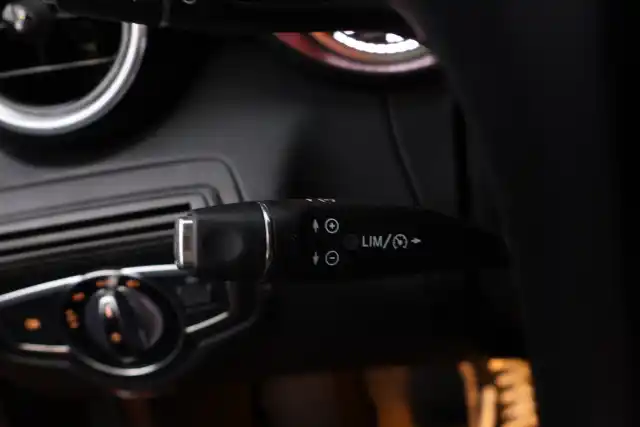 Harmaa Farmari, Mercedes-Benz C – SLU-490