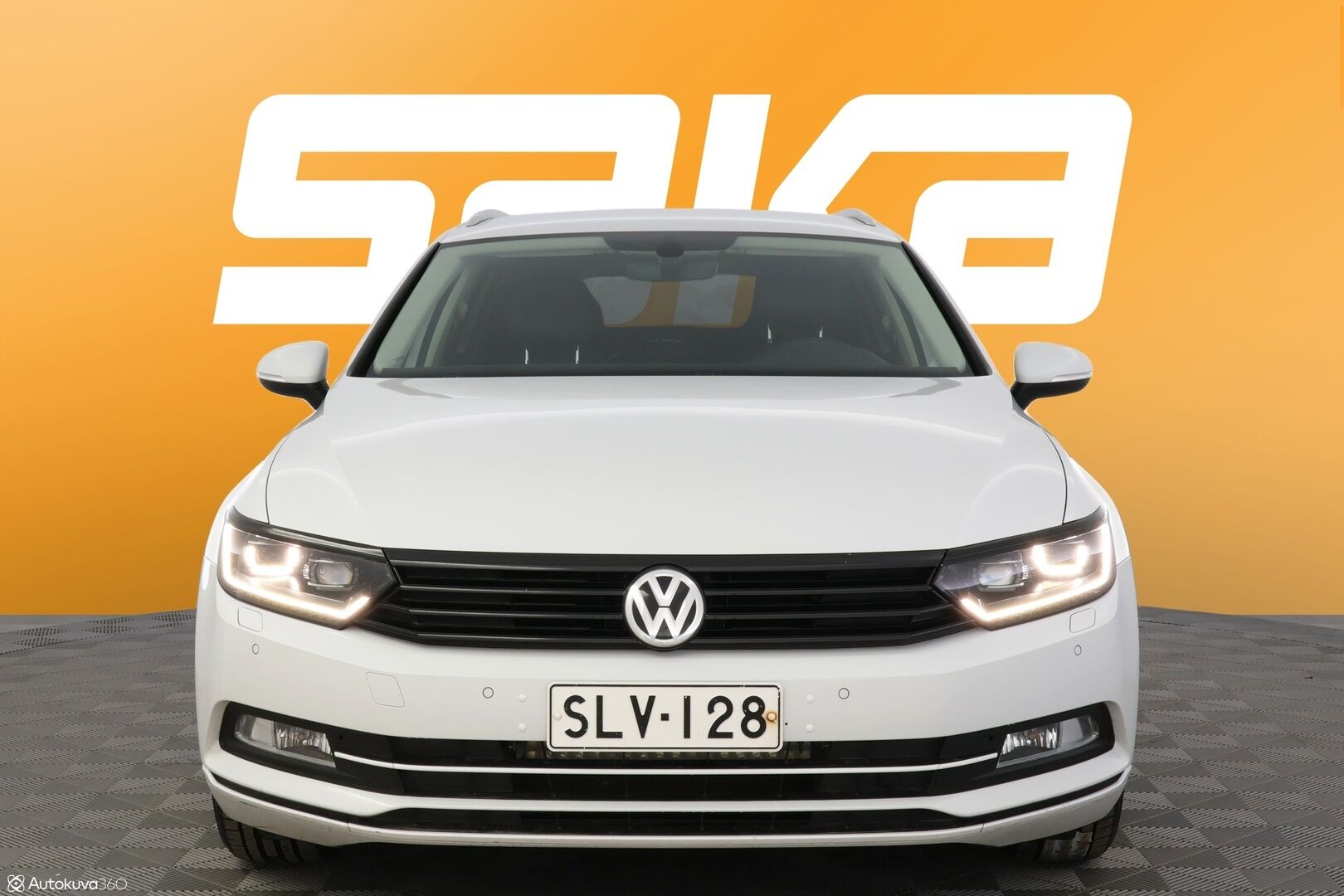 Valkoinen Farmari, Volkswagen Passat – SLV-128