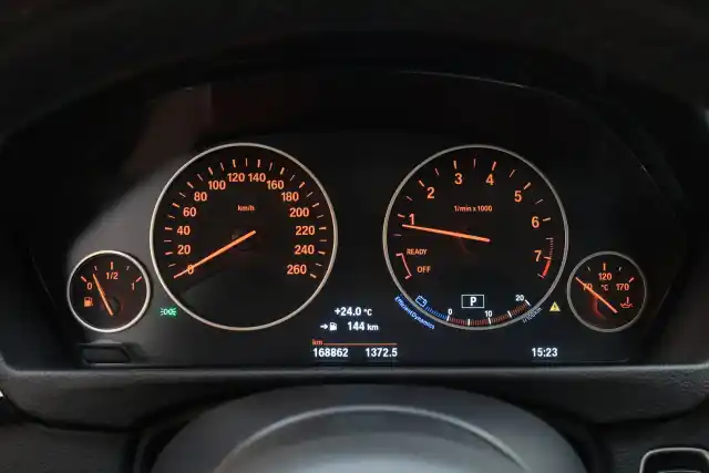 Beige Sedan, BMW 420 – SLV-159