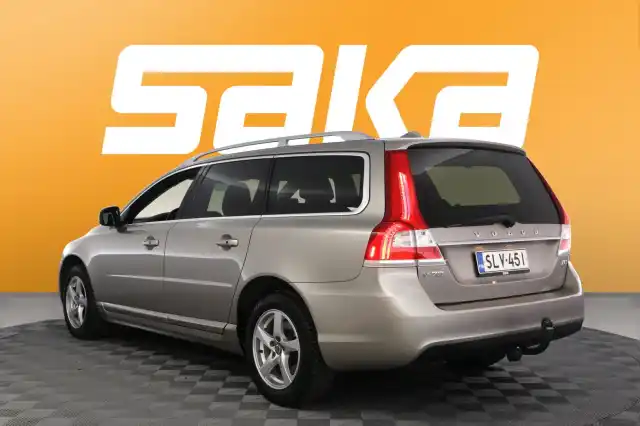 Beige Farmari, Volvo V70 – SLV-451