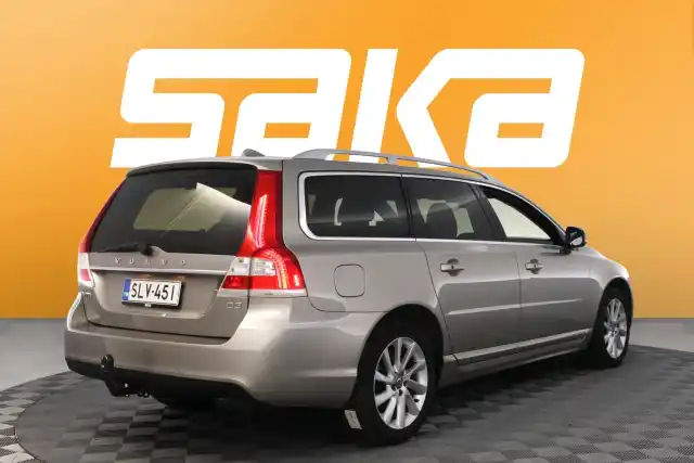 Beige Farmari, Volvo V70 – SLV-451