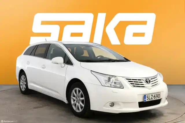 Valkoinen Farmari, Toyota Avensis – SLZ-690