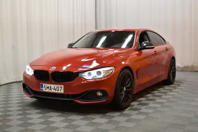 Punainen Sedan, BMW 420 – SMA-407