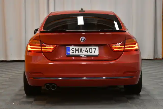 Punainen Sedan, BMW 420 – SMA-407