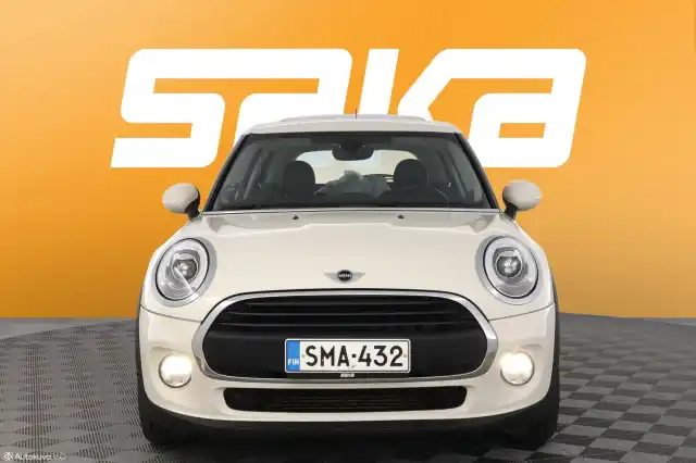 Valkoinen Viistoperä, MINI ONE – SMA-432