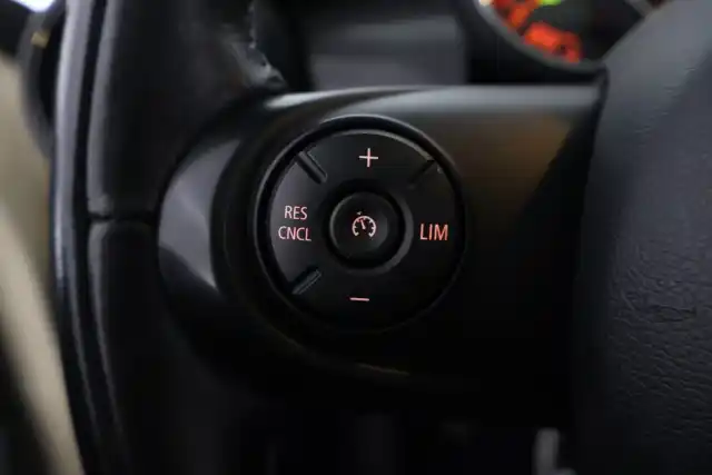 Valkoinen Viistoperä, MINI ONE – SMA-432