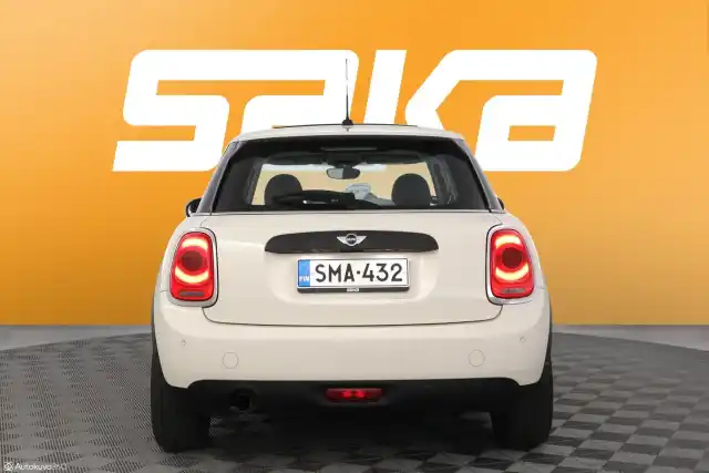 Valkoinen Viistoperä, MINI ONE – SMA-432