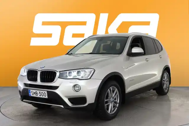 Harmaa Maastoauto, BMW X3 – SMB-300