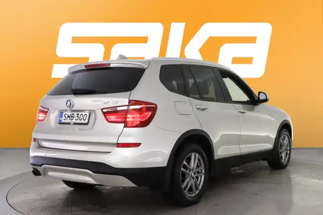 Harmaa Maastoauto, BMW X3 – SMB-300