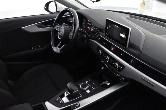 Valkoinen Farmari, Audi A4 – SMB-647