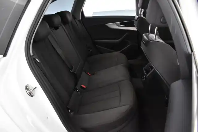 Valkoinen Farmari, Audi A4 – SMB-647