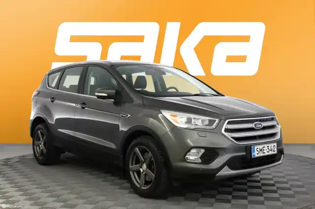 Harmaa Maastoauto, Ford Kuga – SME-342