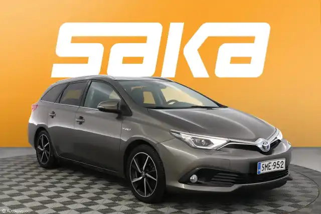 Harmaa Farmari, Toyota Auris – SME-952