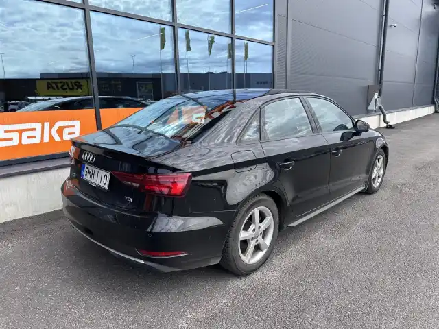 Musta Sedan, Audi A3 – SMH-110
