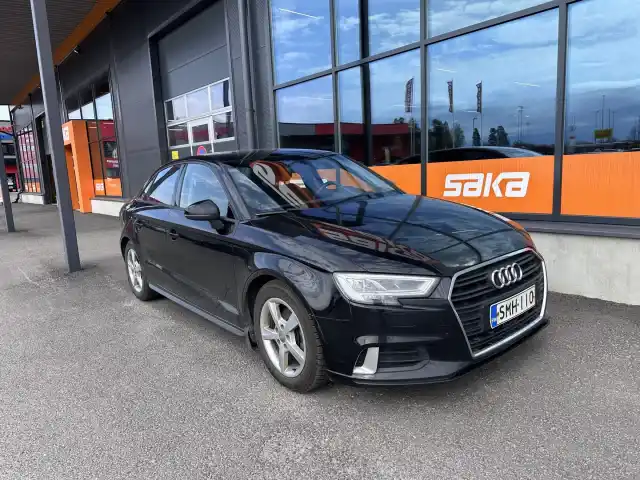 Musta Sedan, Audi A3 – SMH-110