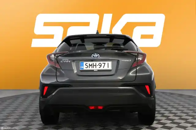 Harmaa Maastoauto, Toyota C-HR – SMH-971