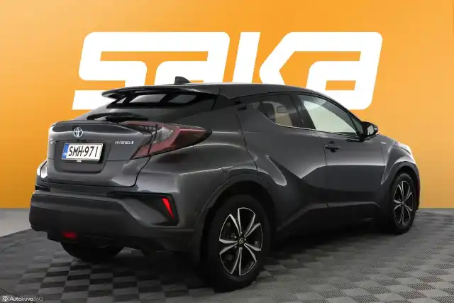 Harmaa Maastoauto, Toyota C-HR – SMH-971