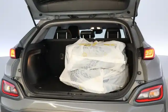Harmaa Maastoauto, Hyundai KONA – SMJ-310