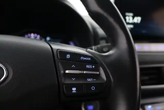 Harmaa Maastoauto, Hyundai KONA – SMJ-310
