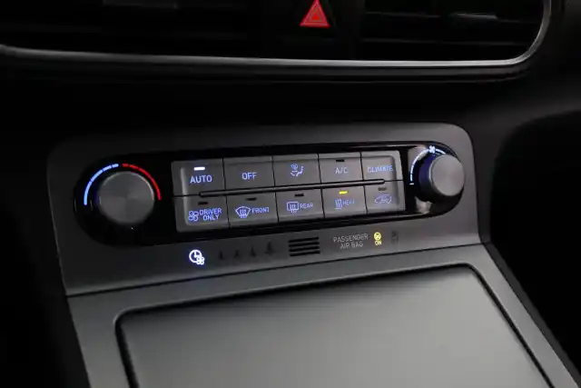 Harmaa Maastoauto, Hyundai KONA – SMJ-310