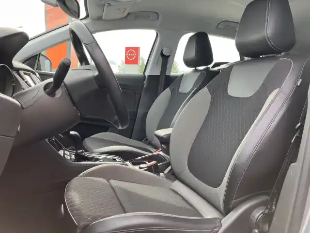 Harmaa Maastoauto, Opel Grandland X – SML-512