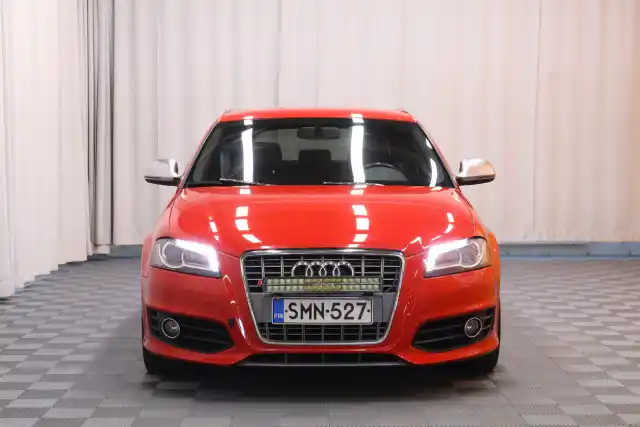 Punainen Farmari, Audi S3 – SMN-527