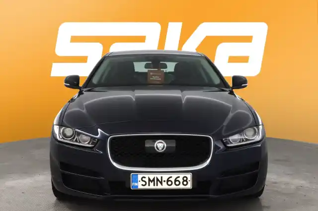 Sininen Sedan, Jaguar XE – SMN-668