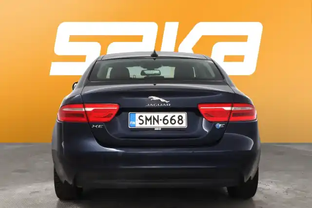 Sininen Sedan, Jaguar XE – SMN-668