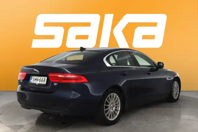 Sininen Sedan, Jaguar XE – SMN-668