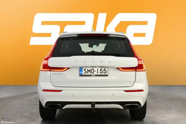 Valkoinen Maastoauto, Volvo XC60 – SMO-155