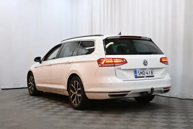 Valkoinen Farmari, Volkswagen Passat – SMO-418