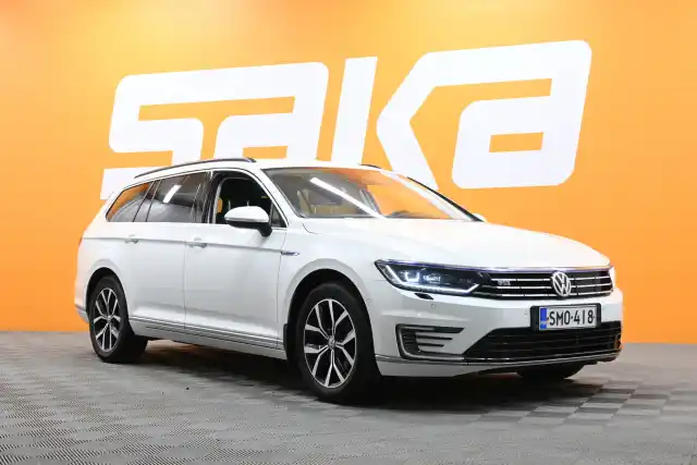 Valkoinen Farmari, Volkswagen Passat – SMO-418