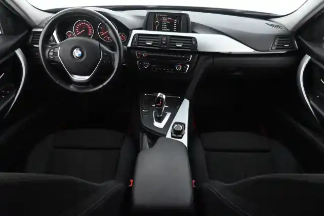 Ruskea Farmari, BMW 320 – SMO-608