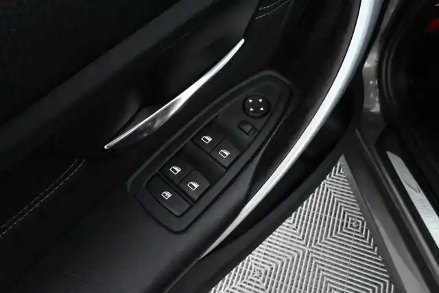 Ruskea Farmari, BMW 320 – SMO-608