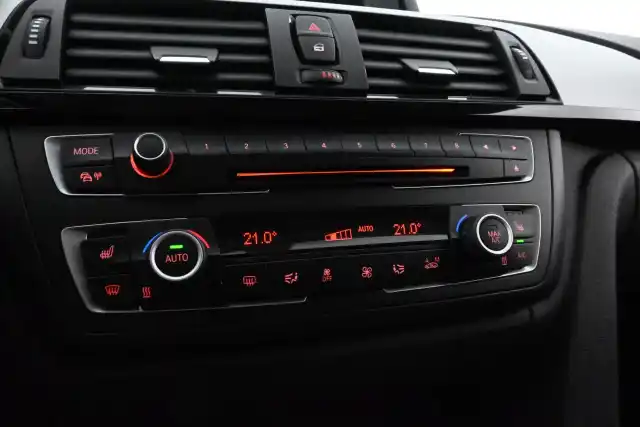 Ruskea Farmari, BMW 320 – SMO-608