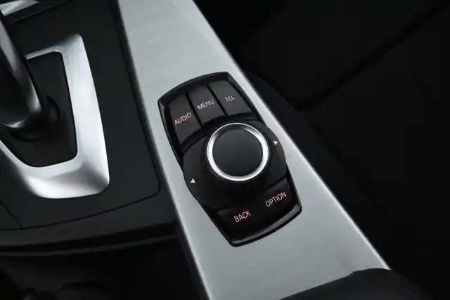 Ruskea Farmari, BMW 320 – SMO-608