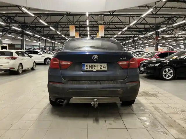 Sininen Maastoauto, BMW X4 – SMR-124